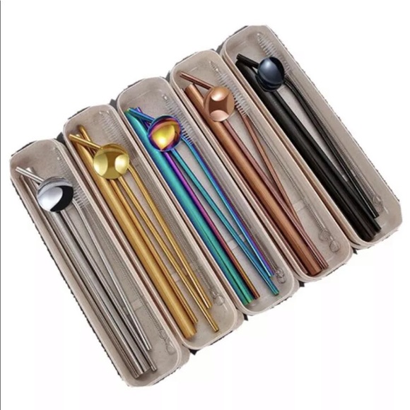 A non- disposable set of straws and straw needs - Picture 6 of 7